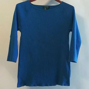 Knit top with 1/4 sleeves.